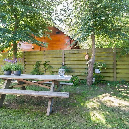 Hébergement de vacances Charming Holiday In Amidst Nature *